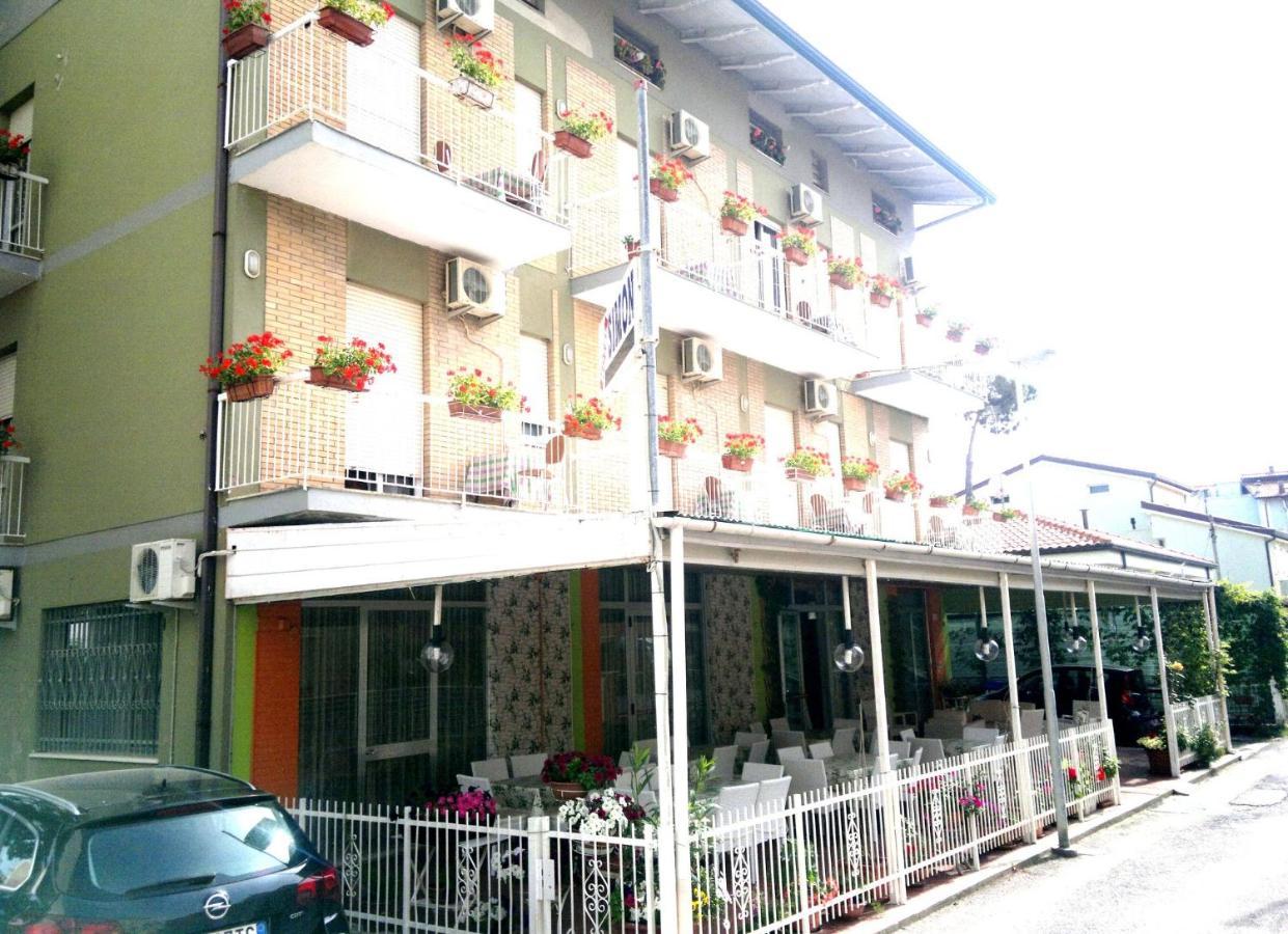 Hotel Simon Rimini Dış mekan fotoğraf