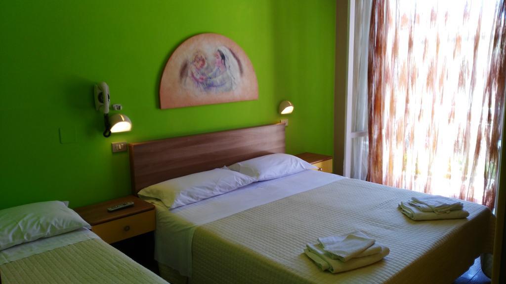 Hotel Simon Rimini Dış mekan fotoğraf