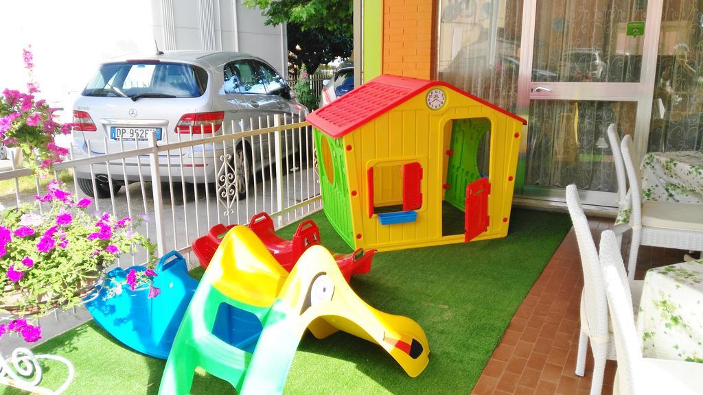 Hotel Simon Rimini Dış mekan fotoğraf