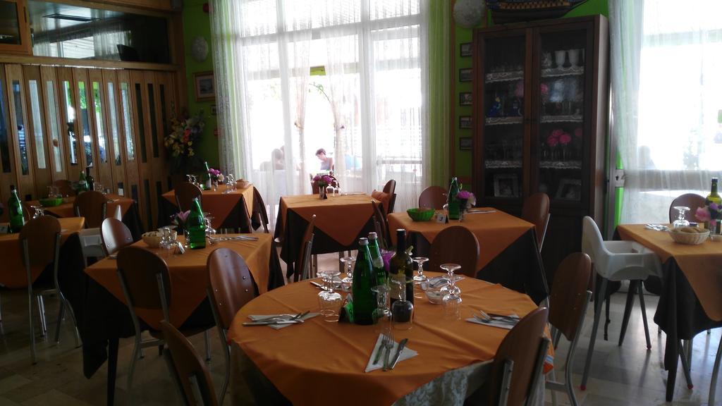 Hotel Simon Rimini Dış mekan fotoğraf