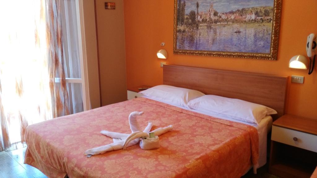 Hotel Simon Rimini Dış mekan fotoğraf