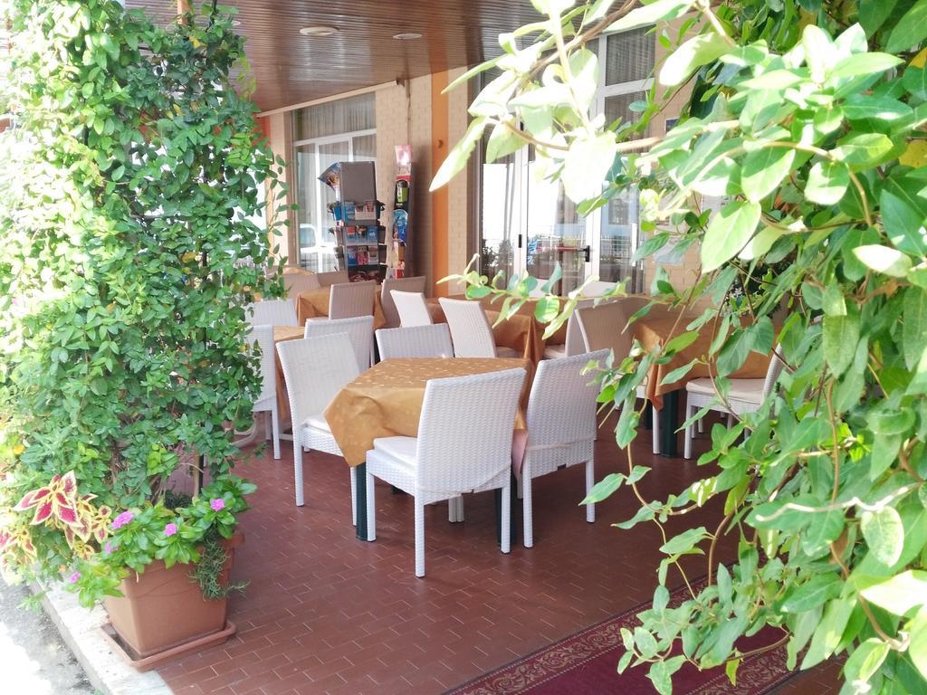 Hotel Simon Rimini Dış mekan fotoğraf