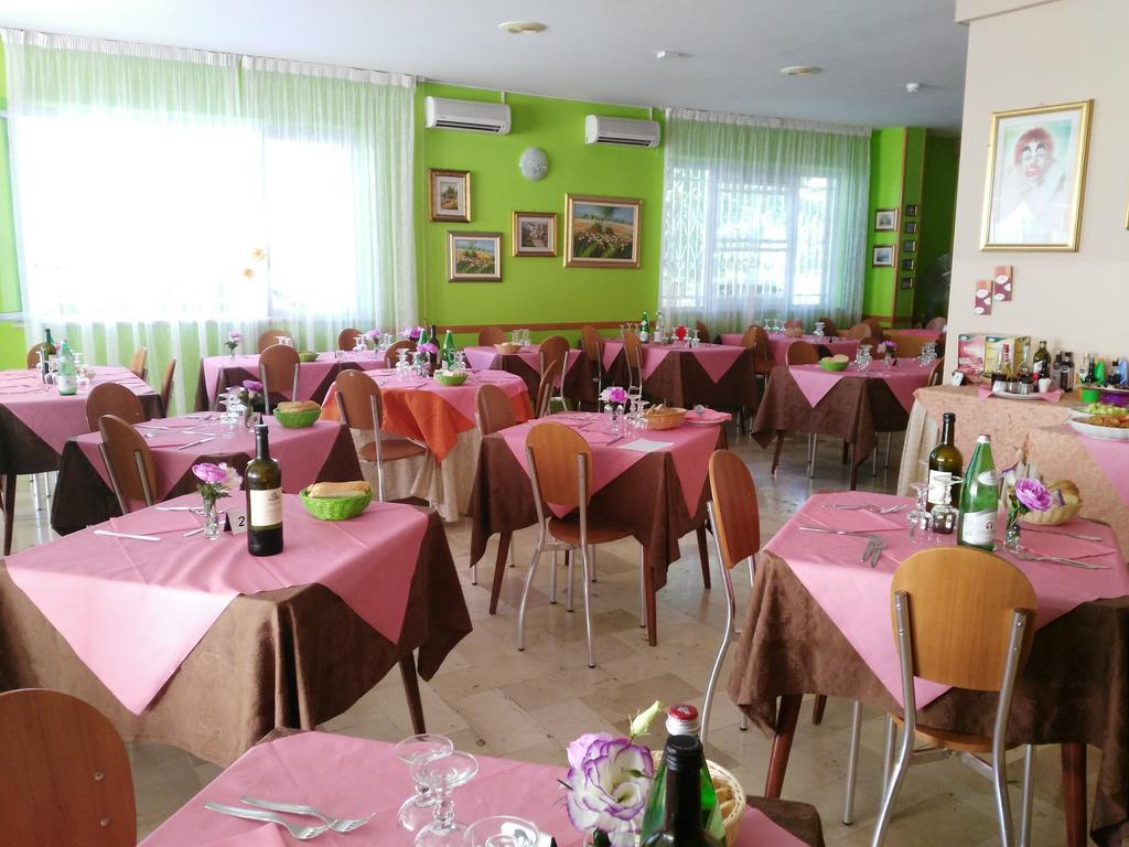 Hotel Simon Rimini Dış mekan fotoğraf