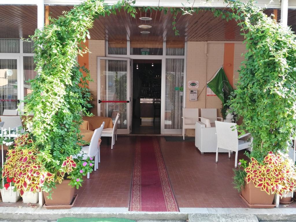 Hotel Simon Rimini Dış mekan fotoğraf