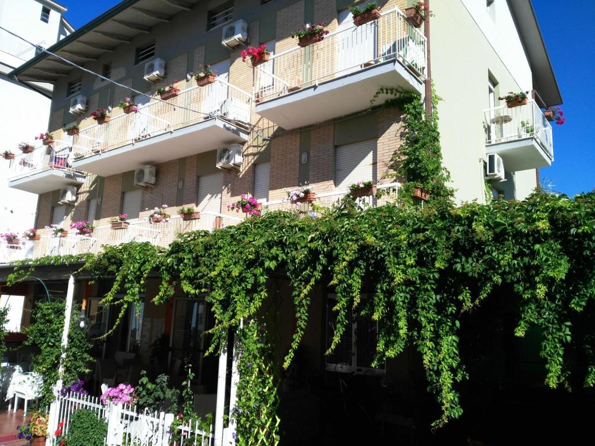 Hotel Simon Rimini Dış mekan fotoğraf