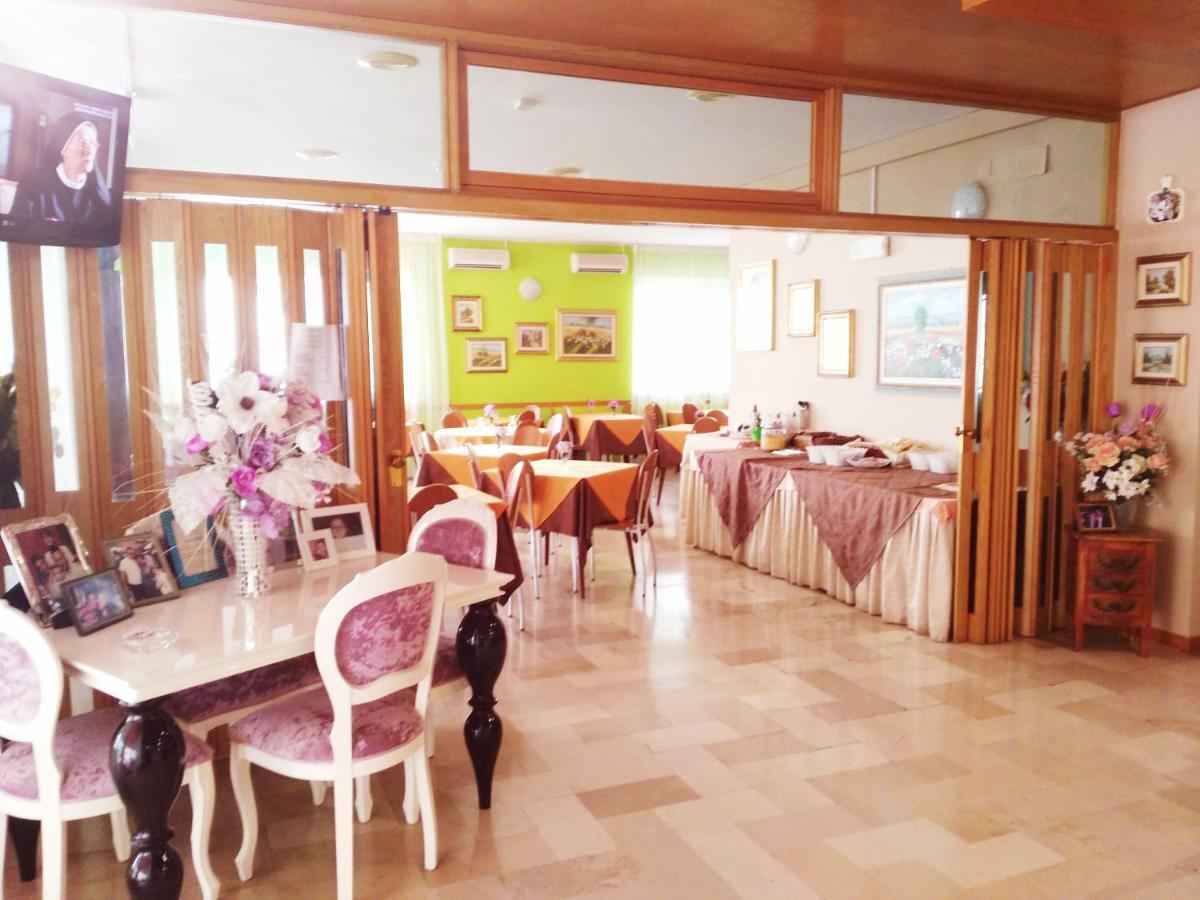Hotel Simon Rimini Dış mekan fotoğraf